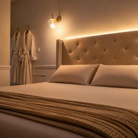 Eaux Couette-café 3*