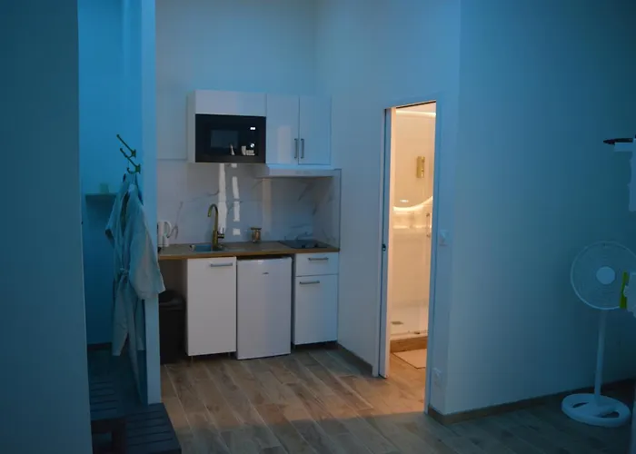 Eaux Bed & Breakfast 4*